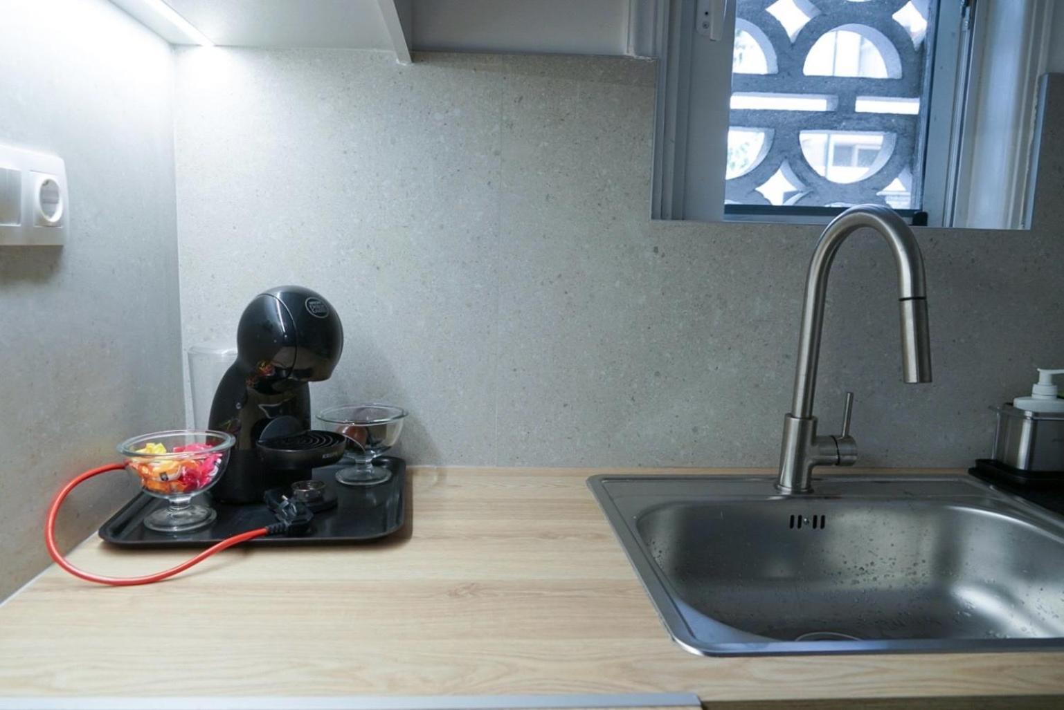 Comfy Studio Apartment Very Close To City Centre Афины Экстерьер фото